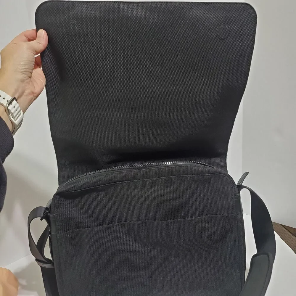 Michael Kors Parker Nylon Messenger Shoulder Bag Computer Crossbody travel 14x12